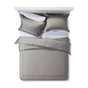 ✨BRAND NEW ✨Fieldcrest Queen Comforter Set